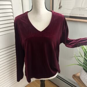 Eddie Bauer Top Womens *Medium Burgundy Velvet V-Neck Retro Goth Grunge